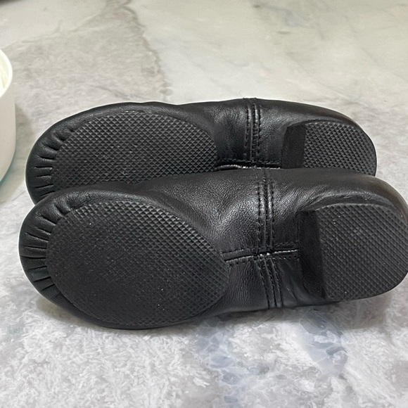Jazz shoes toddler size 9 - Picture 5 of 5